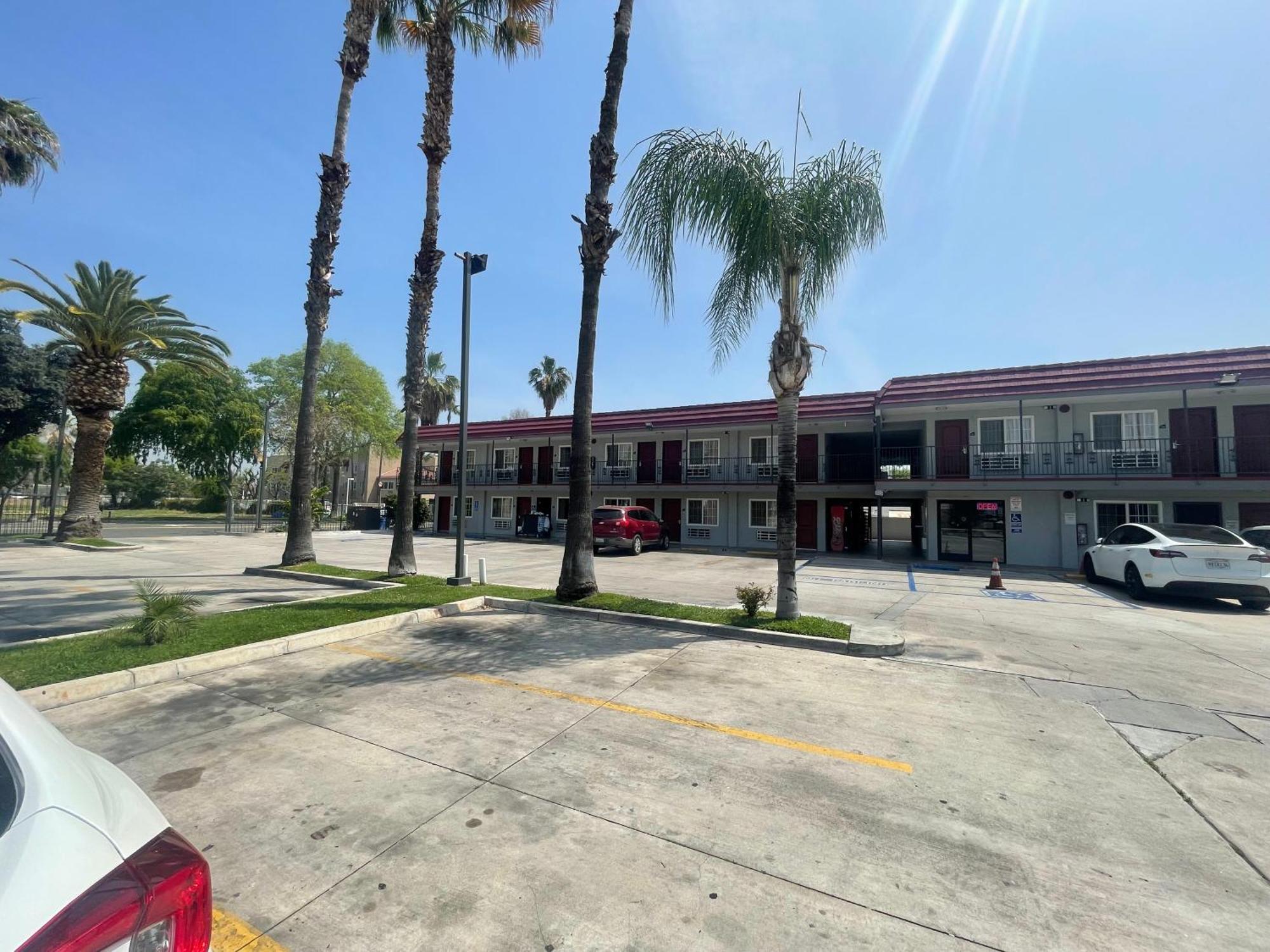 Simplestay Suites - Downtown San Bernardino Exteriör bild