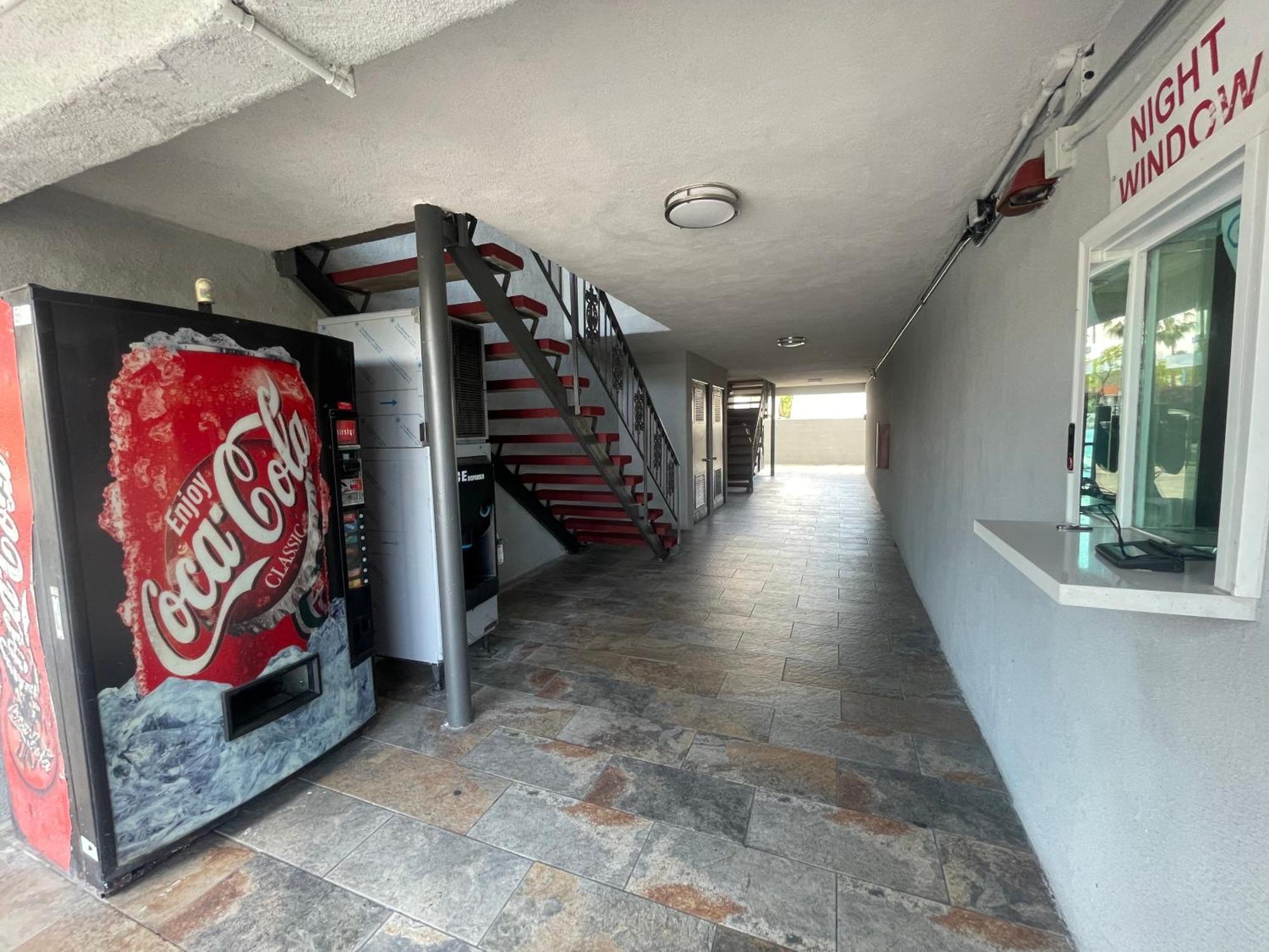 Simplestay Suites - Downtown San Bernardino Exteriör bild