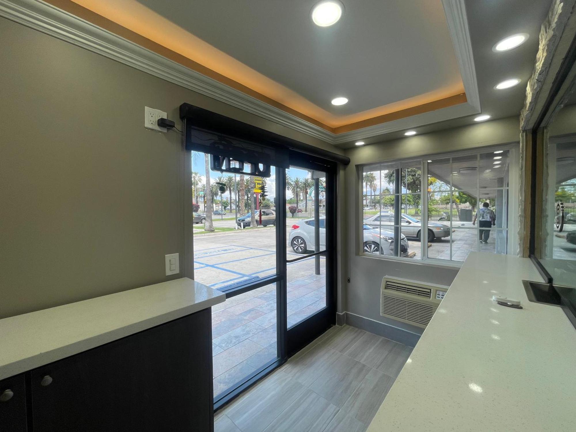 Simplestay Suites - Downtown San Bernardino Exteriör bild
