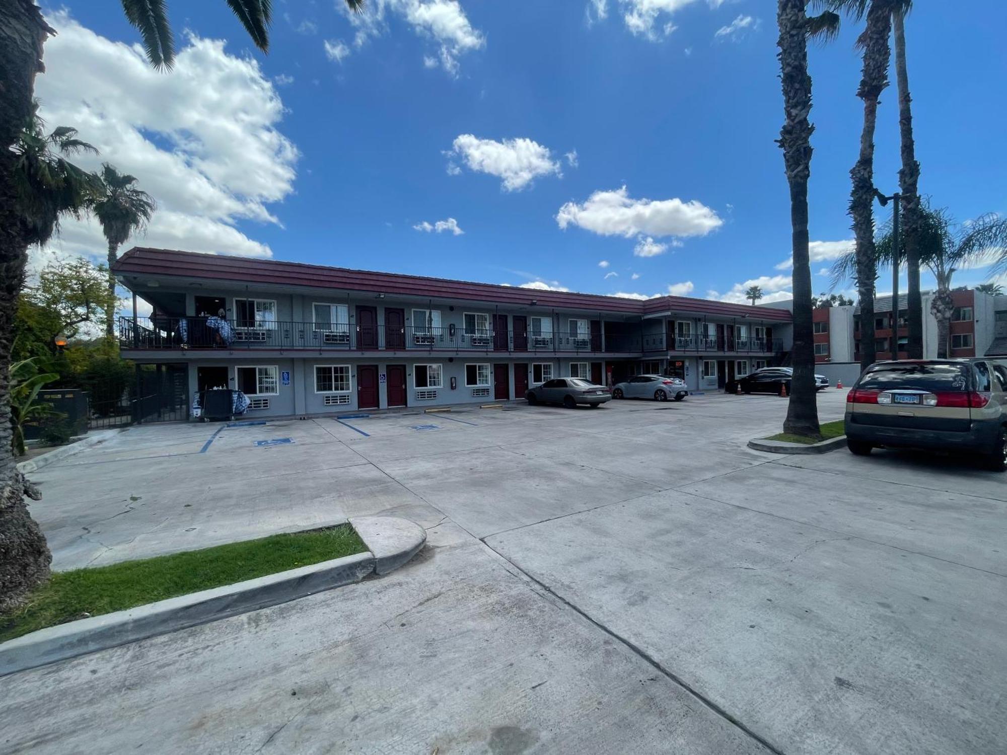 Simplestay Suites - Downtown San Bernardino Exteriör bild