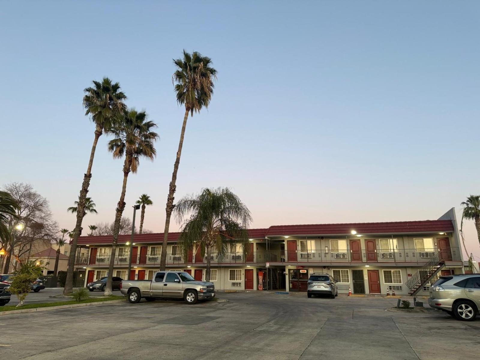 Simplestay Suites - Downtown San Bernardino Exteriör bild